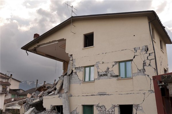 夢到了別人房子倒了是好是壞_周公解夢