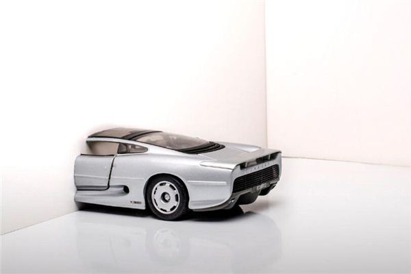 夢到車子失控撞牆_周公解夢