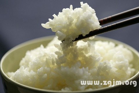 夢見吃米飯