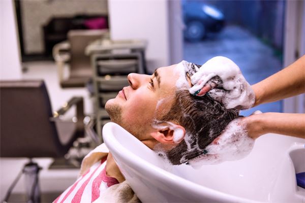 夢見給別人洗頭_周公解夢