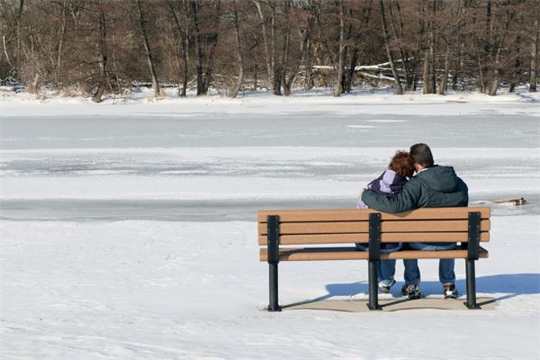夢見自己去嫖女人_周公解夢