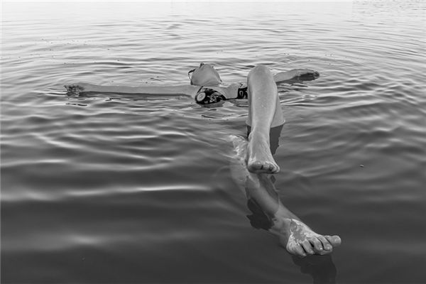 夢見浮屍是什麼意思_周公解夢