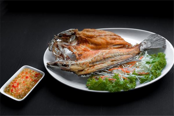 夢見自己吃魚_周公解夢