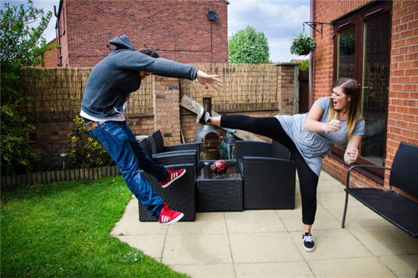 夢見和別人罵架是吉兆嗎?_周公解夢