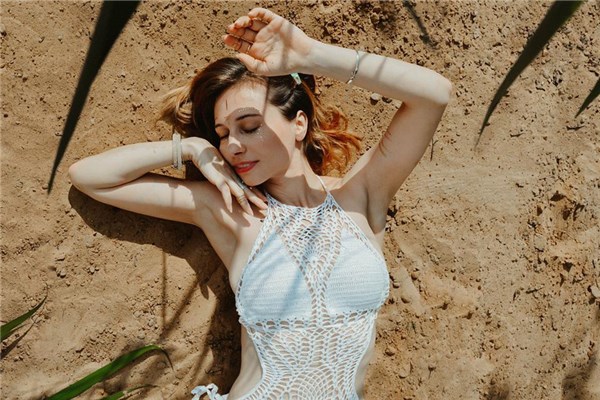 夢見女人光著身體有什麼預示嗎_周公解夢