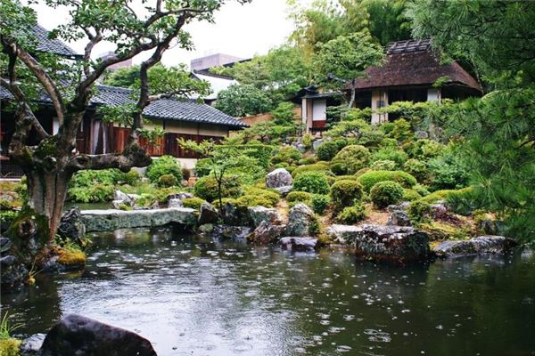 夢見下大雨颳大風_周公解夢