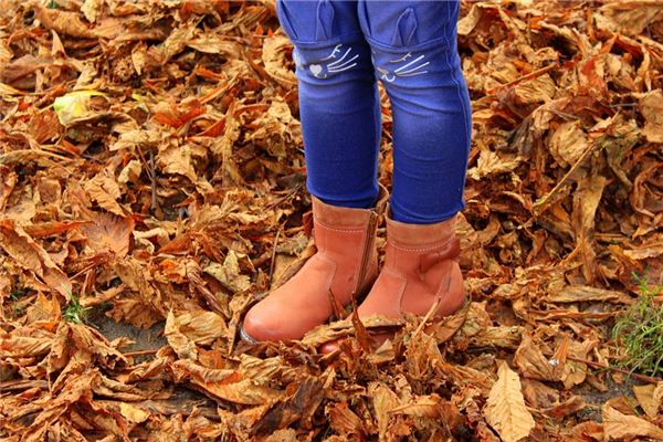 夢到了歪腳有何寓意_周公解夢