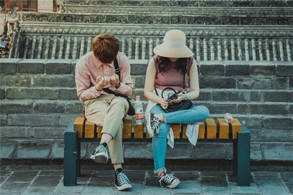 夢見自己兩個老婆_周公解夢