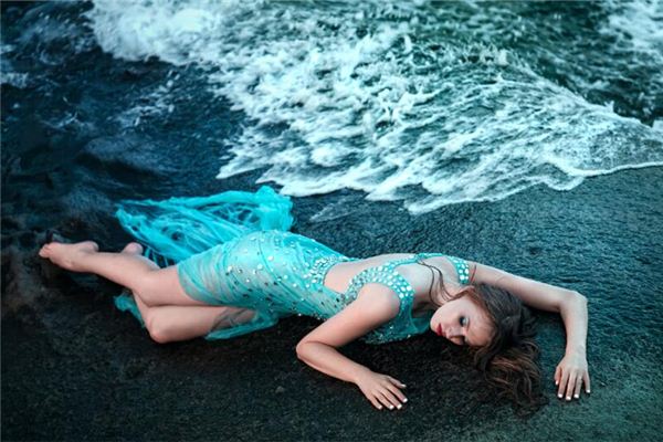 夢見有年輕女人死_周公解夢