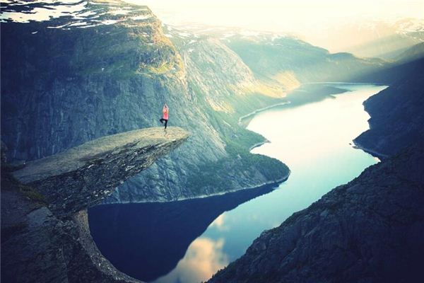 夢到爬高爬上去了_周公解夢