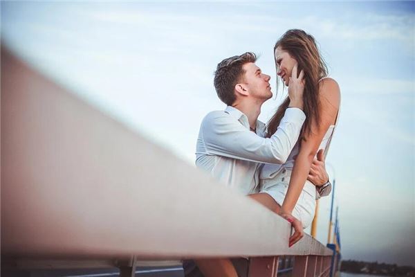 夢見偷情差點被抓_周公解夢