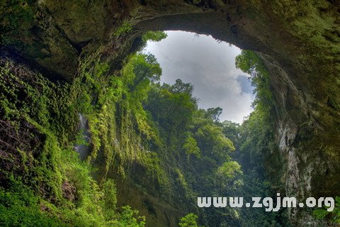 夢見山洞