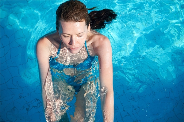 夢到了朋友在我們家洗澡意味著什麼_周公解夢