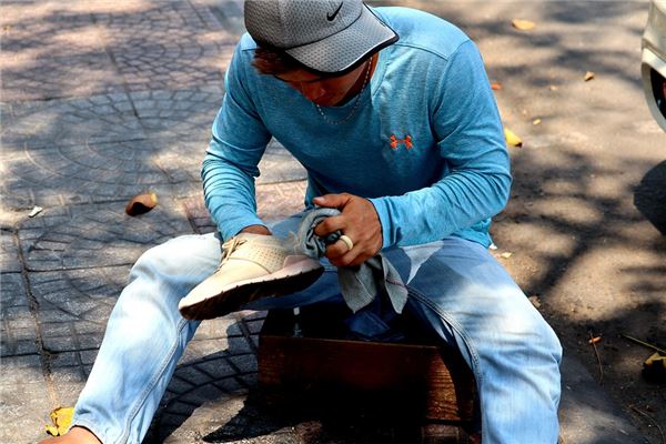 夢見擦鞋_周公解夢