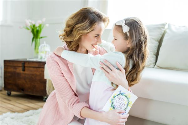 夢見自己生了女兒_周公解夢