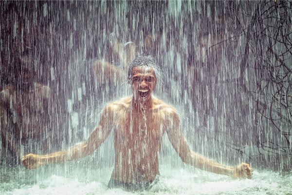 夢見天下雨_周公解夢