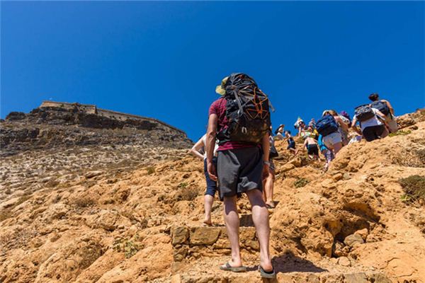 夢見攀登山丘_周公解夢