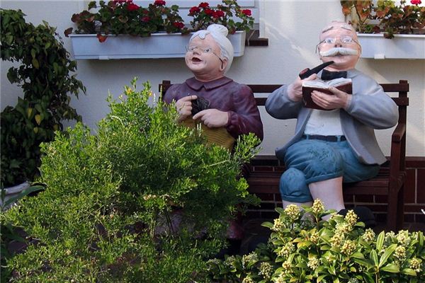 女夢見已故的老人_周公解夢