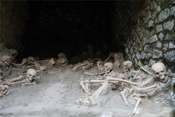 夢見好幾個死人_周公解夢