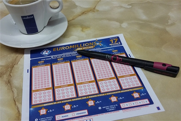 夢到了自己買彩票中獎代表著什麼？_周公解夢