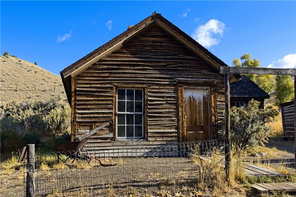 夢到屋子裡漏水什麼預兆_周公解夢