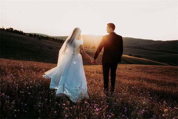 夢見夢自己結婚有什麼說法_周公解夢