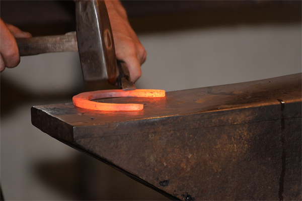 夢到了燒紅的鐵怎么樣_周公解夢