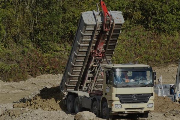 夢見垃圾車意味著什麼_周公解夢