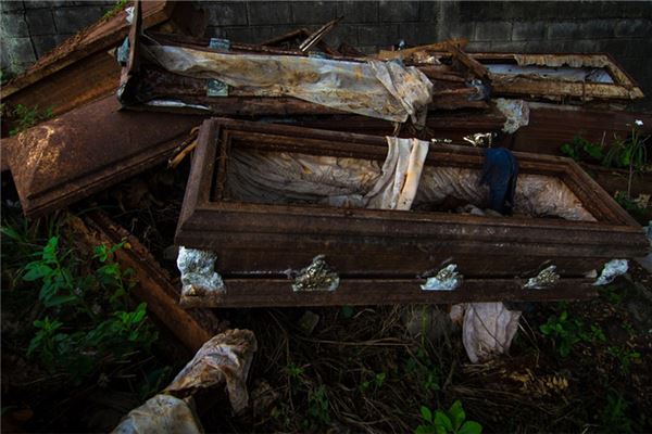 夢見棺材爛了_周公解夢