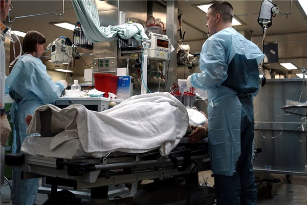 夢見死去的親人生病預示了什麼_周公解夢