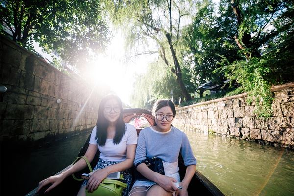 夢見和親人一起坐船_周公解夢