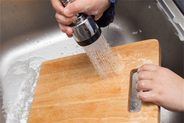 夢見用水洗東西_周公解夢