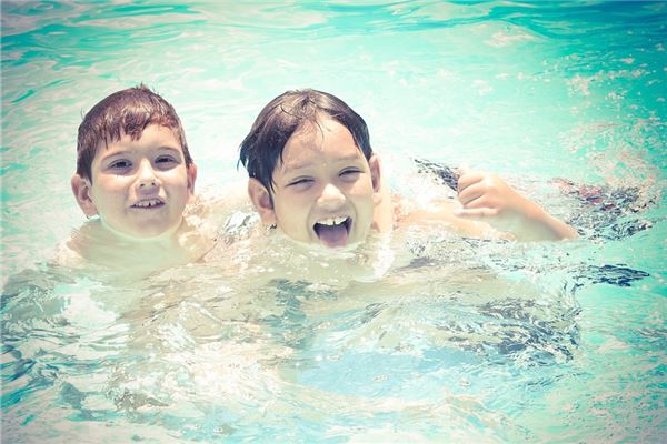 夢到兒子在水裡是什麼預兆?_周公解夢