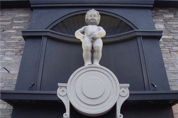 夢見尿很多尿_周公解夢