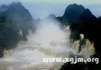 夢見大水擋路