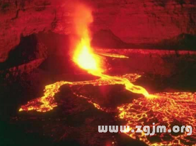 夢見火山突然爆發