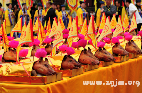 夢見把祭品獻給神靈