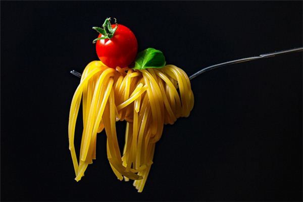 男人夢見吃麵_周公解夢