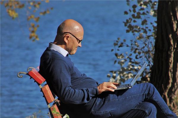 夢見去世的爸爸_周公解夢