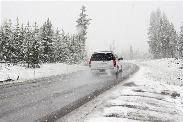 夢到下雪開車有什麼意思_周公解夢