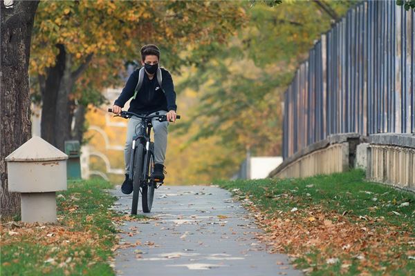 夢見騎車的預兆_周公解夢