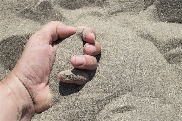 夢見手抓自己的大便_周公解夢