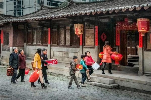 夢見自己的家人_周公解夢