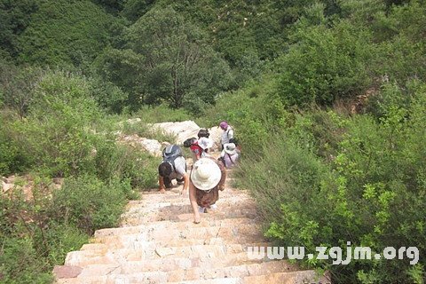 夢見爬登石階