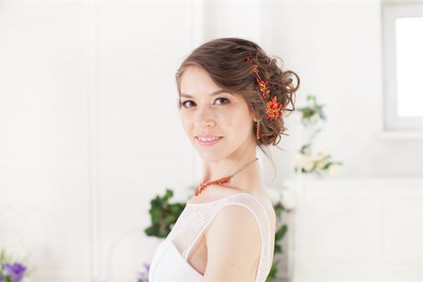 1983年屬豬女五行_十二生肖