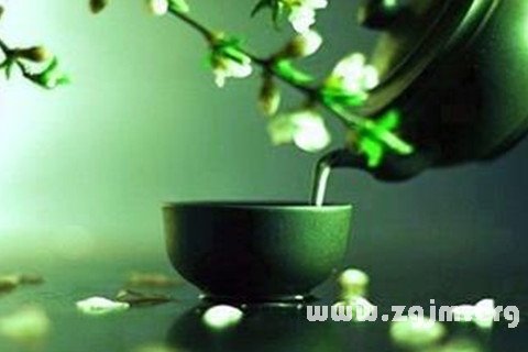 夢見倒茶