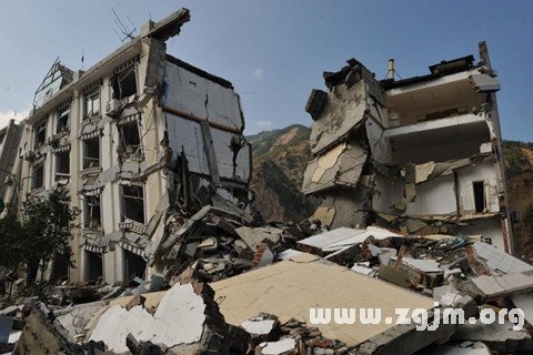 夢見地震自家房子倒了