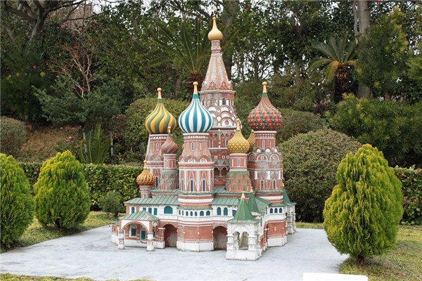 夢到小人國是啥預兆_周公解夢