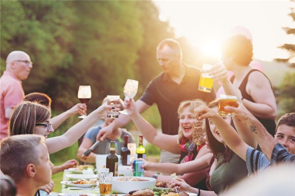 夢到在別人家吃飯_周公解夢