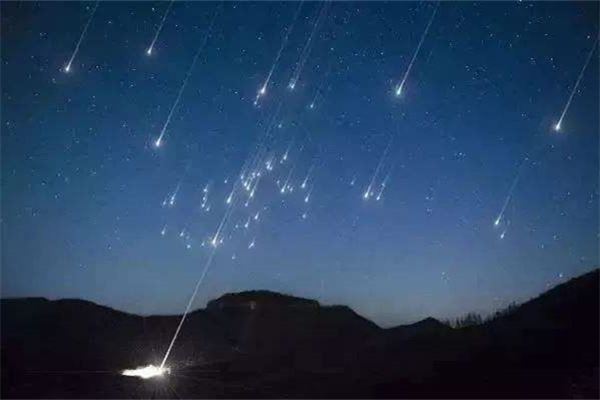 夢見流星雨,和女孩一起看流星雨_周公解夢